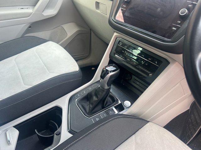 2021 Volkswagen Tiguan - Photo 7