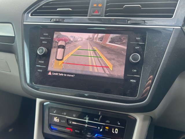 2021 Volkswagen Tiguan - Photo 10