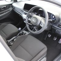 USED 2025 25 HYUNDAI BAYON 1.0 T-GDi Premium SUV 5dr Petrol Manual Euro 6 (s/s) (100 ps) MANUFACTURE WARRANTY UNTIL MAY 2030