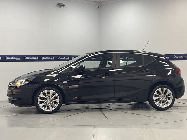 2017 VAUXHALL ASTRA - Photo 2