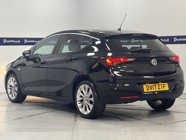 2017 VAUXHALL ASTRA - Photo 4