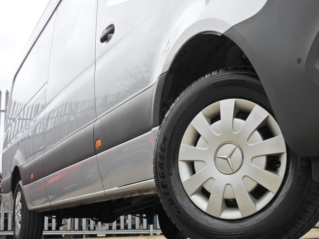 2023 Mercedes-Benz Sprinter 2L Premium 5dr - Photo 8