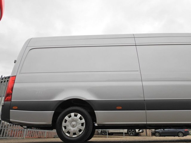 2023 Mercedes-Benz Sprinter 2L Premium 5dr - Photo 12