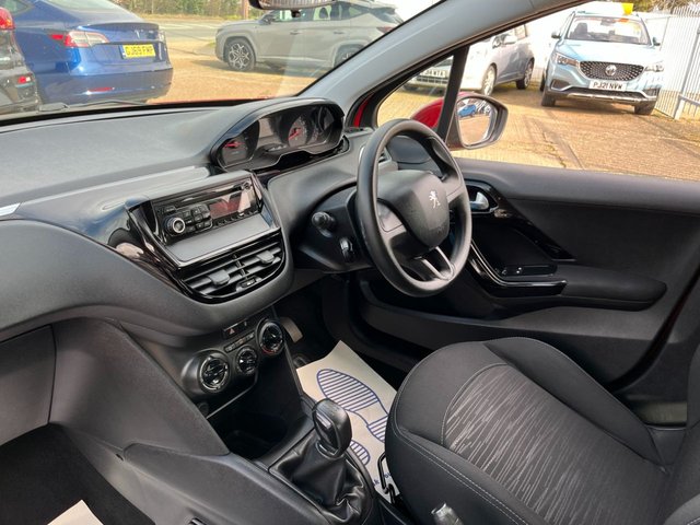2014 PEUGEOT 208 1.2 VTi Access+ Hatchback 5dr Petrol Manual Euro 5 (82 ps) - Photo 11