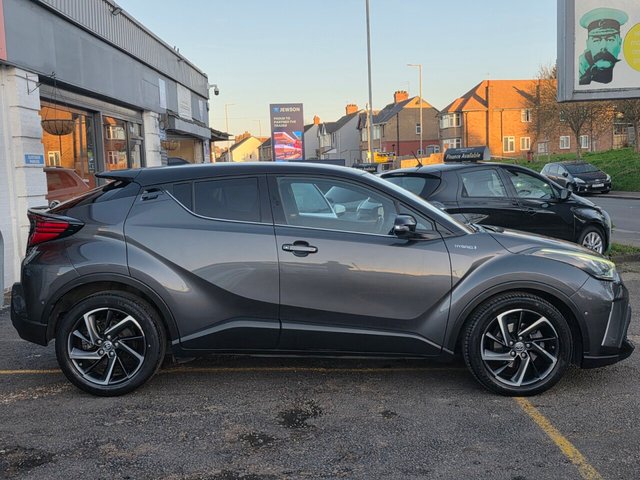 2020 TOYOTA C-HR 1.8 VVT-h Dynamic SUV 5dr Petrol Hybrid CVT Euro 6 (s/s) (122 ps) - Photo 11
