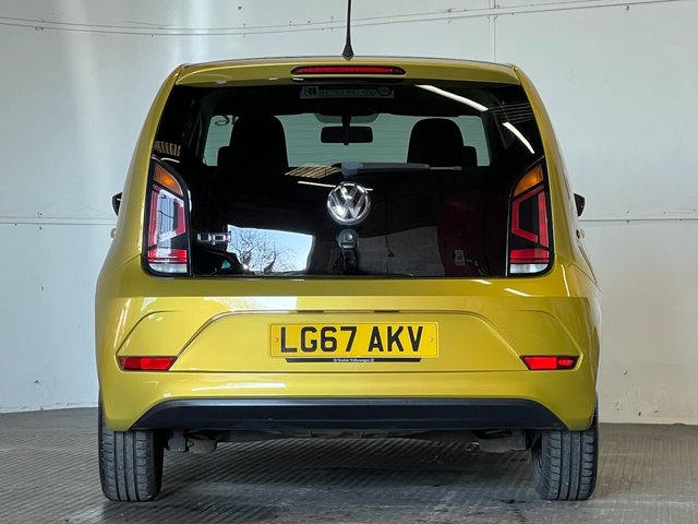 2017 Volkswagen Up! - Photo 4