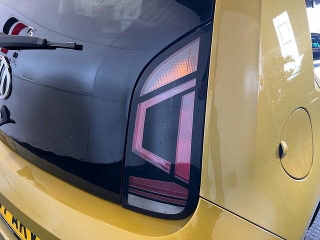 2017 Volkswagen Up! - Photo 12