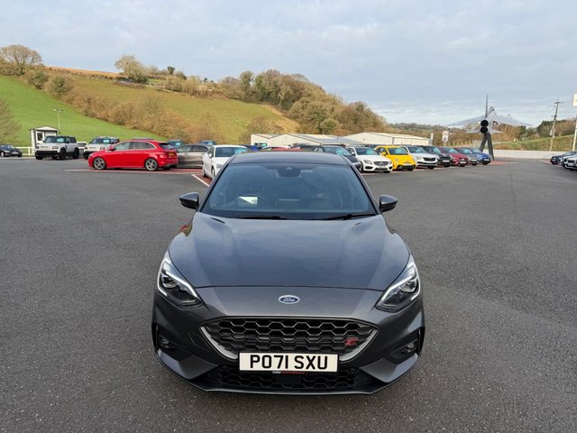 2022 Ford Focus 2.3L St 5dr - Photo 2