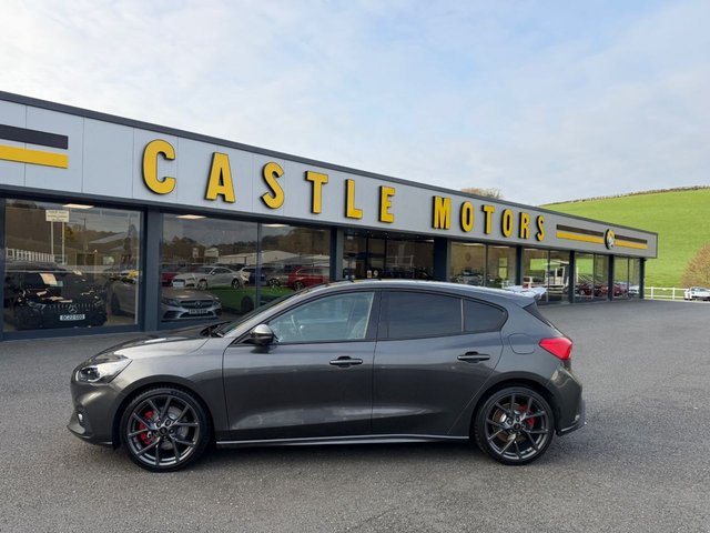 2022 Ford Focus 2.3L St 5dr - Photo 3