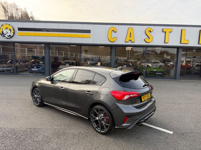 2022 Ford Focus 2.3L St 5dr - Photo 5