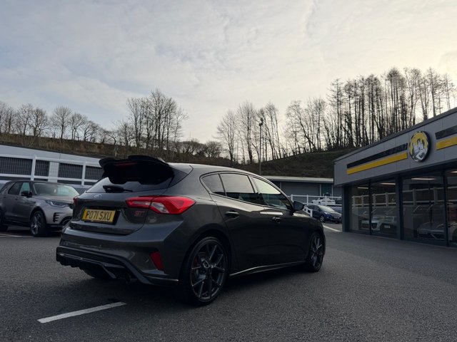 2022 Ford Focus 2.3L St 5dr - Photo 6