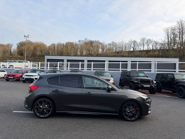 2022 Ford Focus 2.3L St 5dr - Photo 7