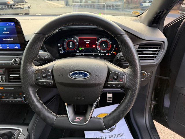 2022 Ford Focus 2.3L St 5dr - Photo 11