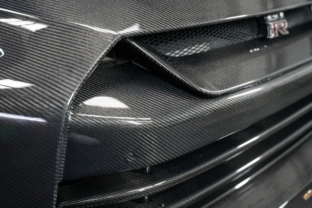 2011 NISSAN GT-R - Photo 2