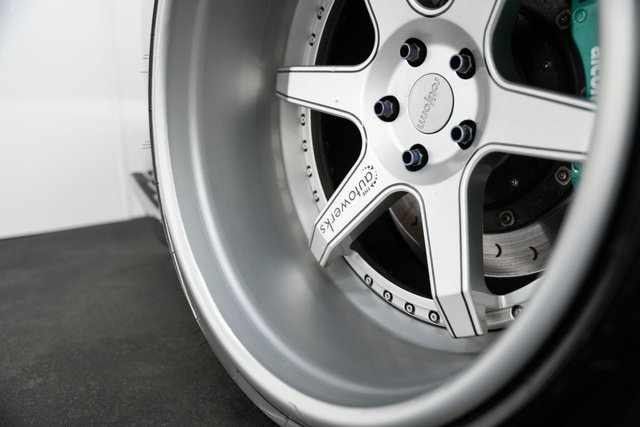 2011 NISSAN GT-R - Photo 4