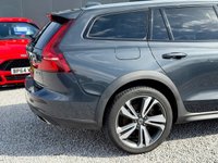 USED 2019 69 VOLVO V60 CROSS COUNTRY 2.0 D4 Plus Estate 5dr Diesel Auto AWD Euro 6 (s/s) (190 ps) 