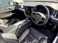 USED 2019 69 VOLVO V60 CROSS COUNTRY 2.0 D4 Plus Estate 5dr Diesel Auto AWD Euro 6 (s/s) (190 ps) 