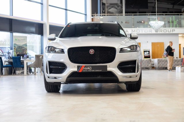 2018 Jaguar F-Pace 2L R-Sport 5dr - Photo 9
