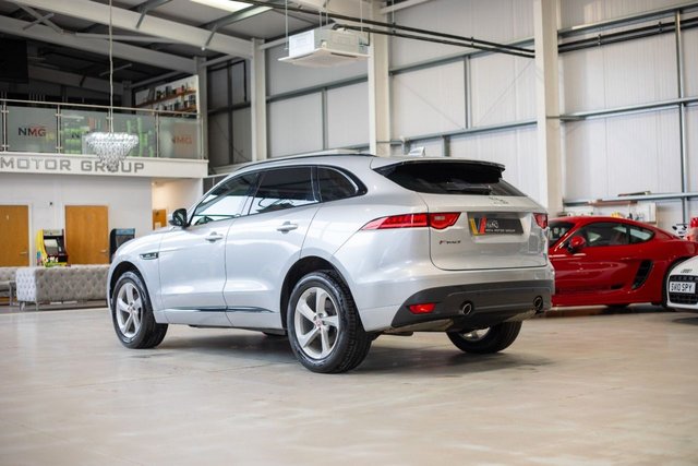 2018 Jaguar F-Pace 2L R-Sport 5dr - Photo 4