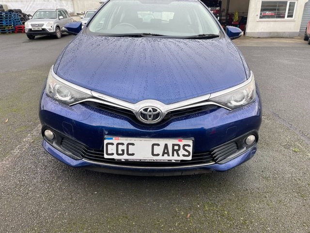 2017 TOYOTA AURIS