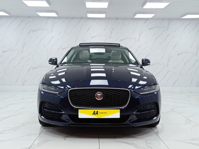 2020 Jaguar Xe 2L Se 4dr - Photo 5