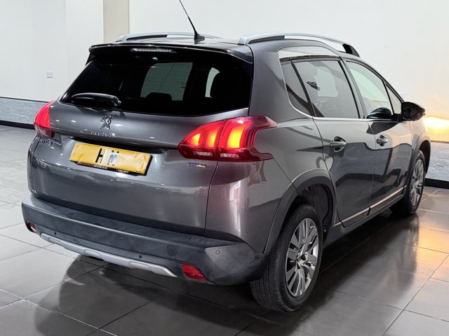 2017 PEUGEOT 2008 - Photo 2