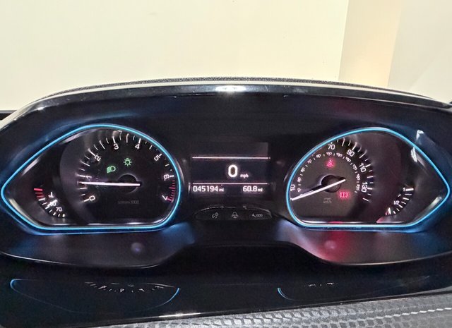 2017 PEUGEOT 2008 - Photo 9