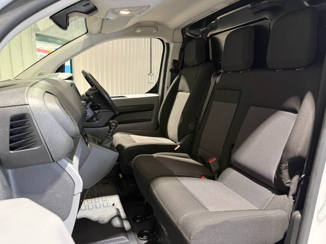 2023 VAUXHALL VIVARO - Photo 6