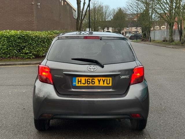 2016 Toyota Yaris 1L Icon 5dr - Photo 6