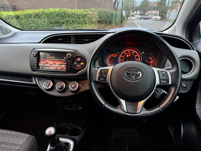 2016 Toyota Yaris 1L Icon 5dr - Photo 11