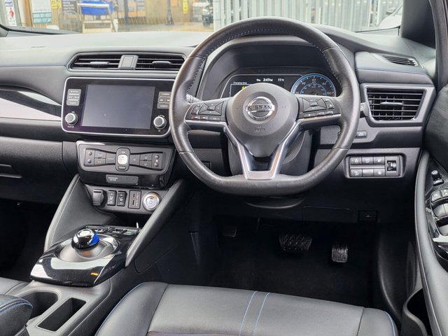 2021 NISSAN LEAF - Photo 11