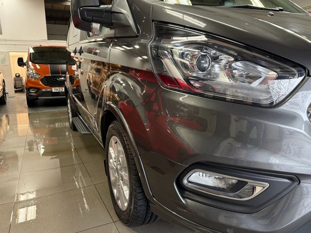 2021 FORD TOURNEO CUSTOM - Photo 11