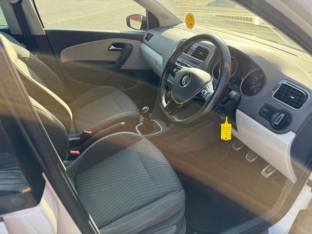 2016 VOLKSWAGEN POLO - Photo 9