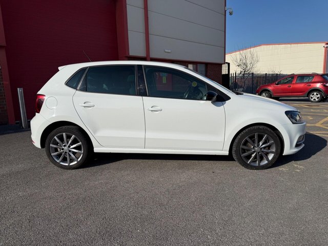 2016 VOLKSWAGEN POLO - Photo 5