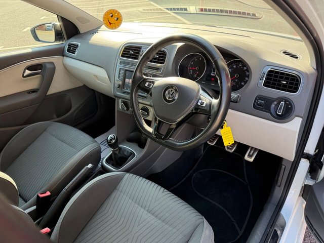 2016 VOLKSWAGEN POLO - Photo 7