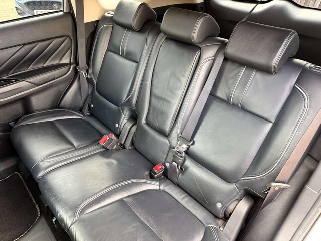 2016 Mitsubishi Outlander - Photo 9