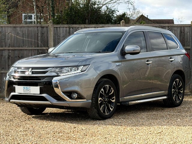2016 Mitsubishi Outlander - Photo 2