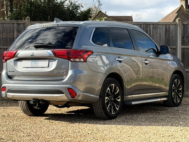 2016 Mitsubishi Outlander - Photo 3