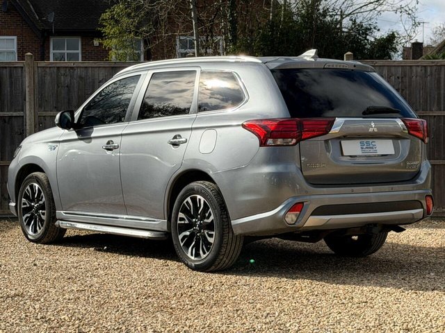 2016 Mitsubishi Outlander - Photo 4