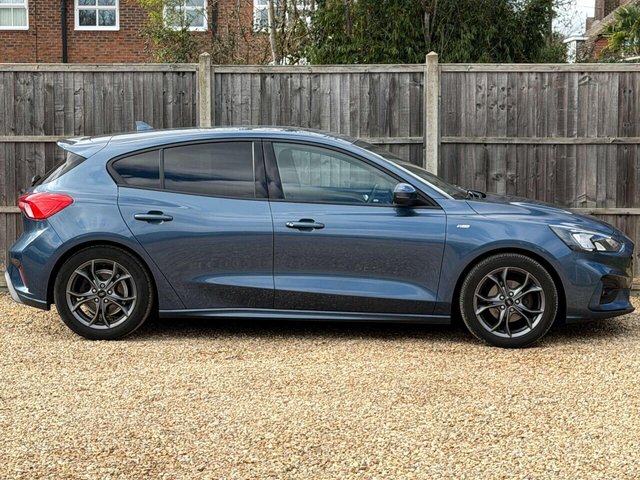 2018 Ford Focus - Photo 11