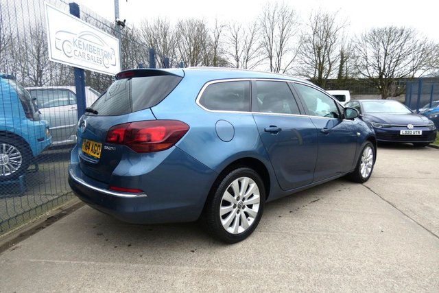 2014 VAUXHALL ASTRA - Photo 5