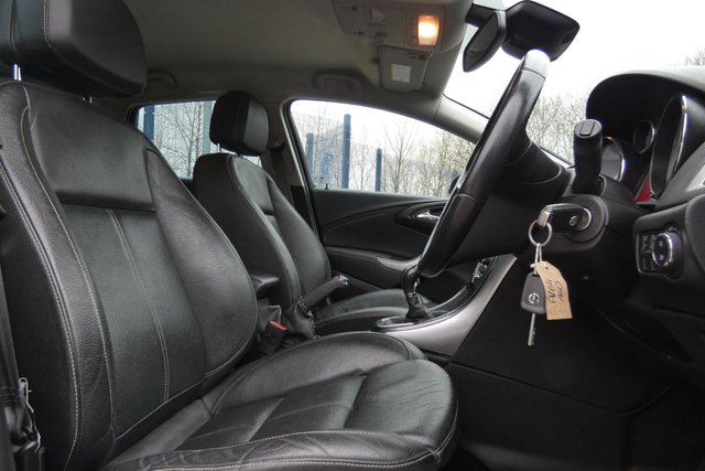 2014 VAUXHALL ASTRA - Photo 10