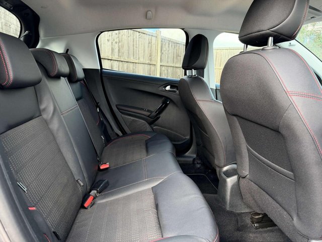 2019 Peugeot 208 - Photo 9