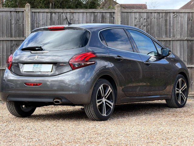 2019 Peugeot 208 - Photo 3