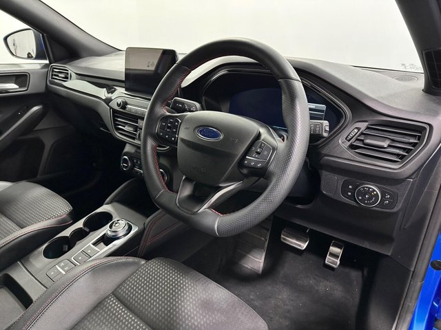 2020 Ford Focus - Photo 10