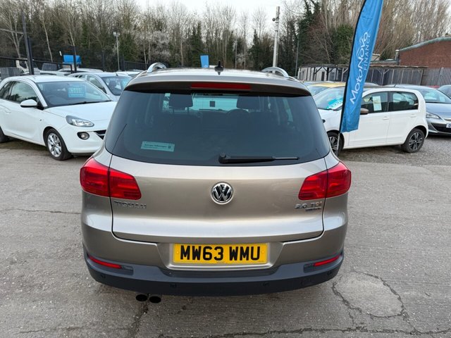 2014 VOLKSWAGEN TIGUAN 2.0 TDI BlueMotion Tech Match SUV 5dr Diesel Manual 4WD Euro 5 (s/s) (140 ps) - Photo 4