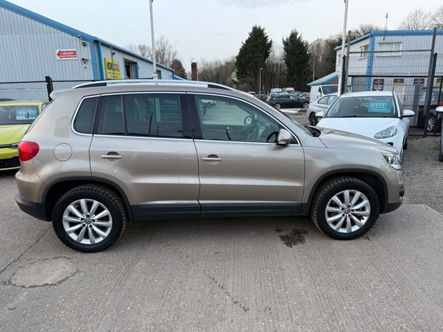 2014 VOLKSWAGEN TIGUAN 2.0 TDI BlueMotion Tech Match SUV 5dr Diesel Manual 4WD Euro 5 (s/s) (140 ps) - Photo 2