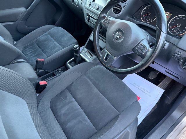 2014 VOLKSWAGEN TIGUAN 2.0 TDI BlueMotion Tech Match SUV 5dr Diesel Manual 4WD Euro 5 (s/s) (140 ps) - Photo 9