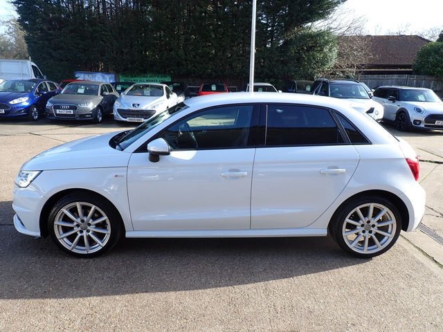 2016 AUDI A1 - Photo 6