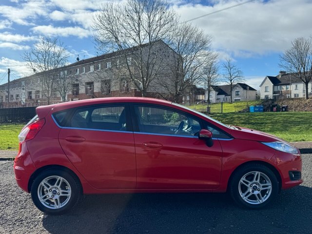 2013 Ford Fiesta 1.3L Zetec 5dr - Photo 11